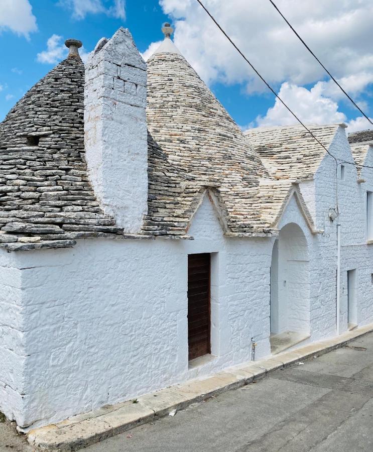 Trulli Antichi Mestieri - Widespread Trulli In The Historic Center Alberobello Bagian luar foto