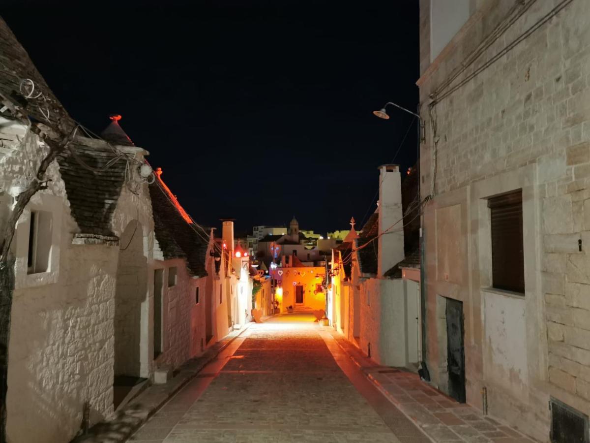 Trulli Antichi Mestieri - Widespread Trulli In The Historic Center Alberobello Bagian luar foto